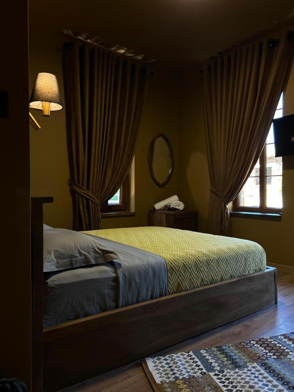 Fole Hotel *